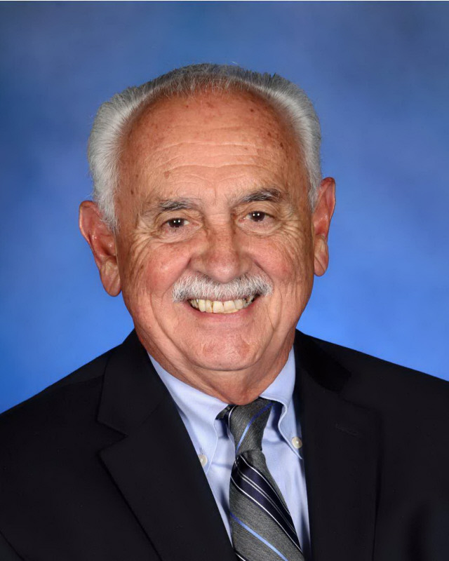 Mariano Loret de Mola, DVM '58