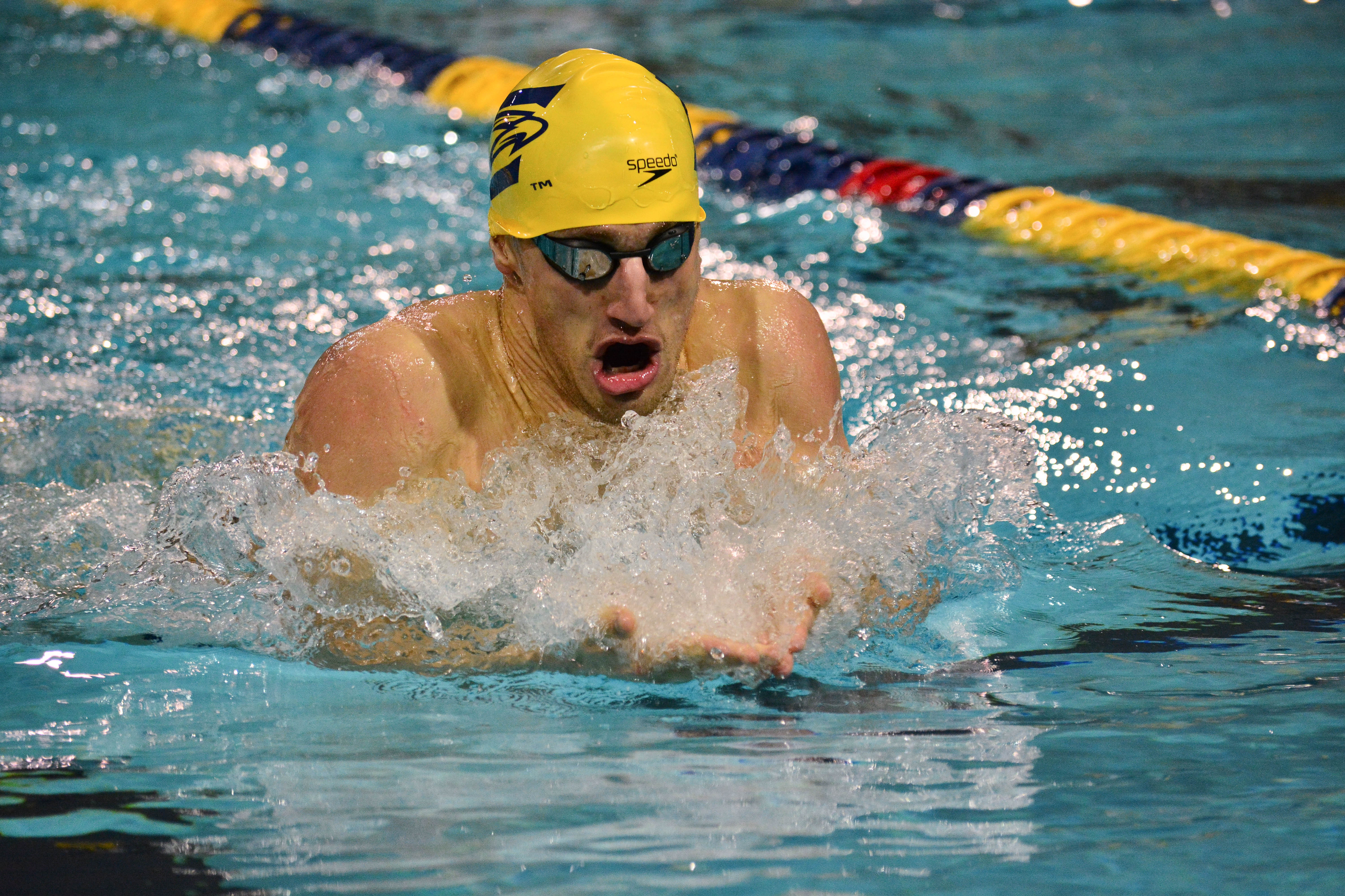 Men's Swimming & Diving