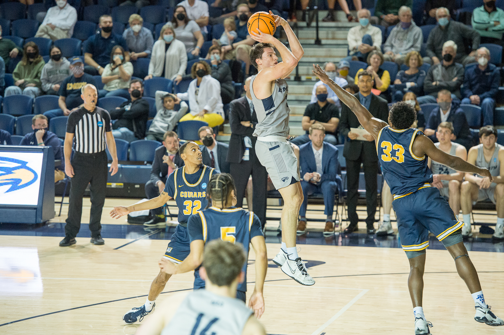 Men's Basketball