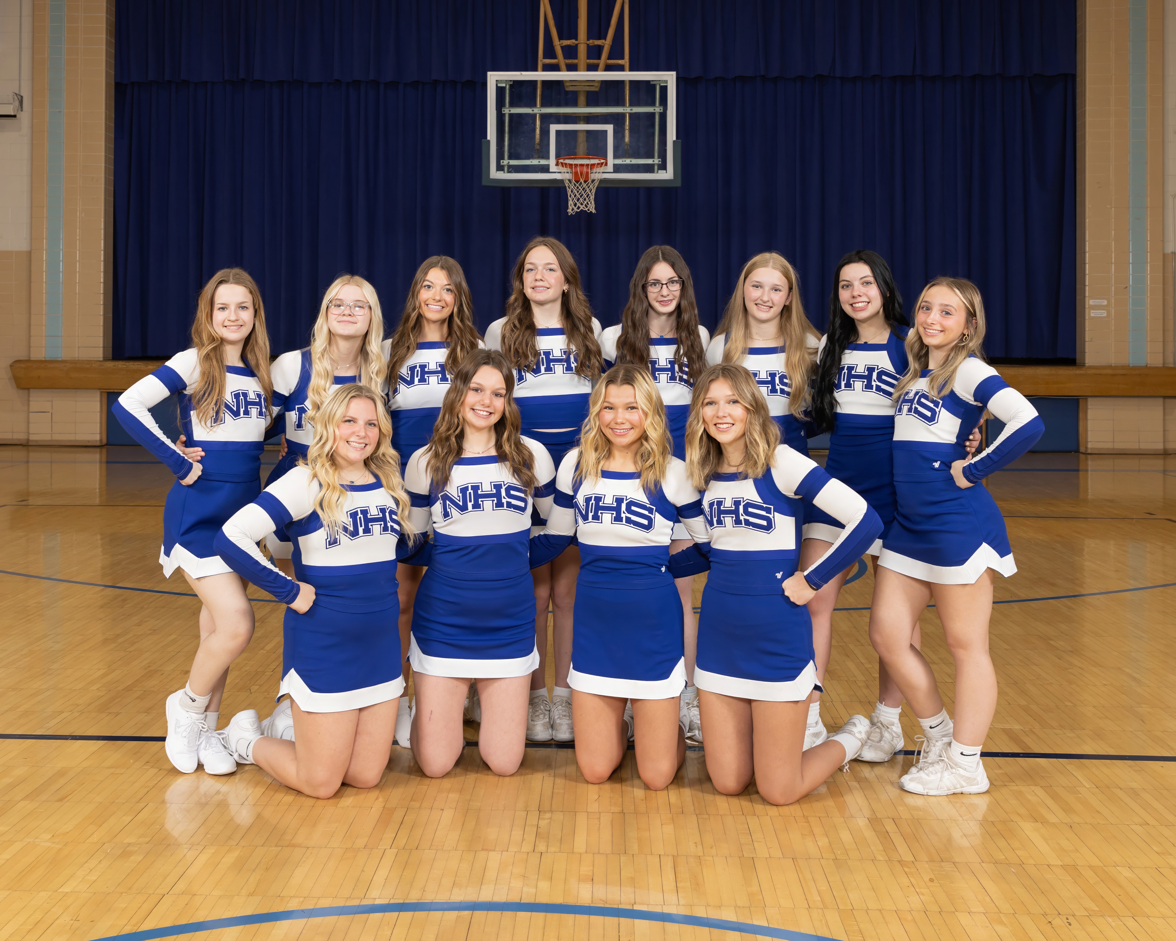 CHEERLEADERS - BASKETBALL