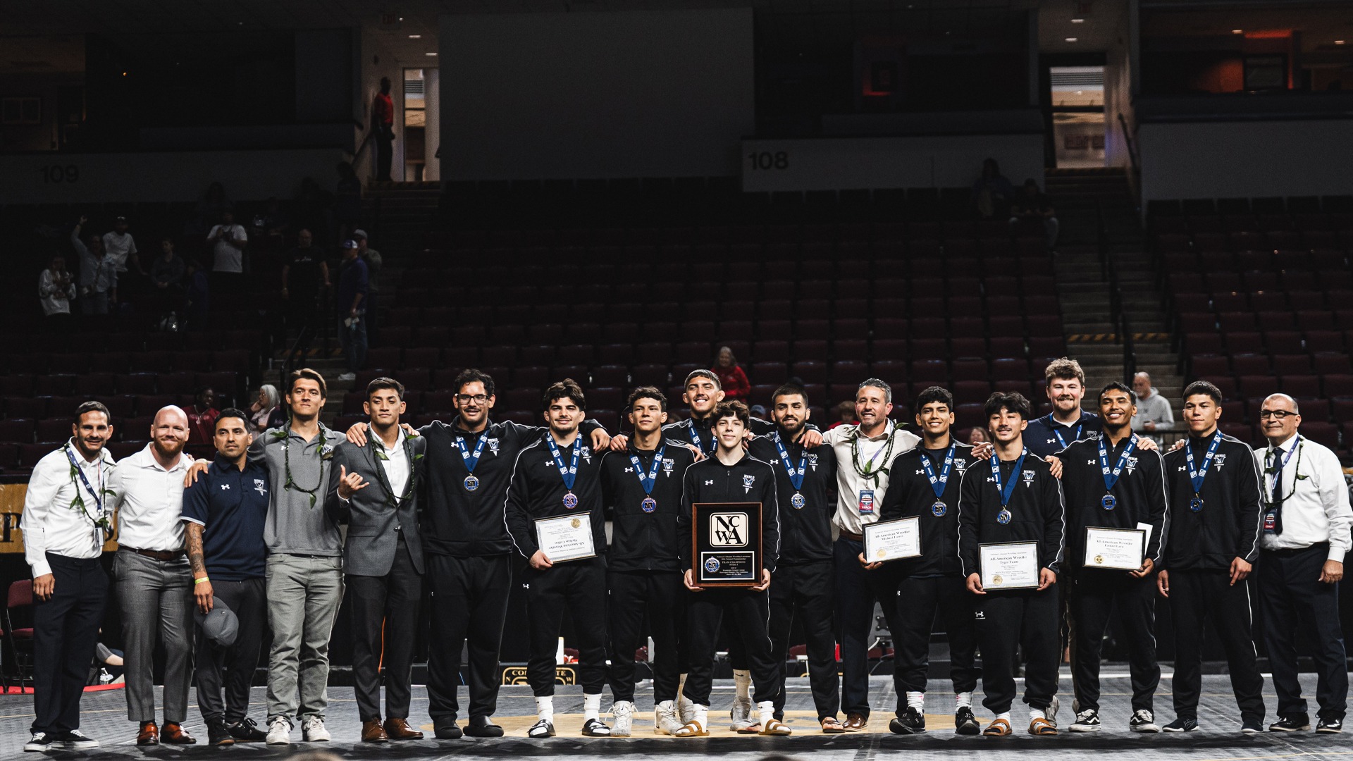 MEN'S WRESTLING