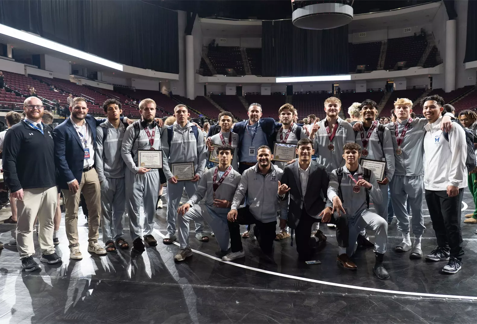 MEN'S WRESTLING